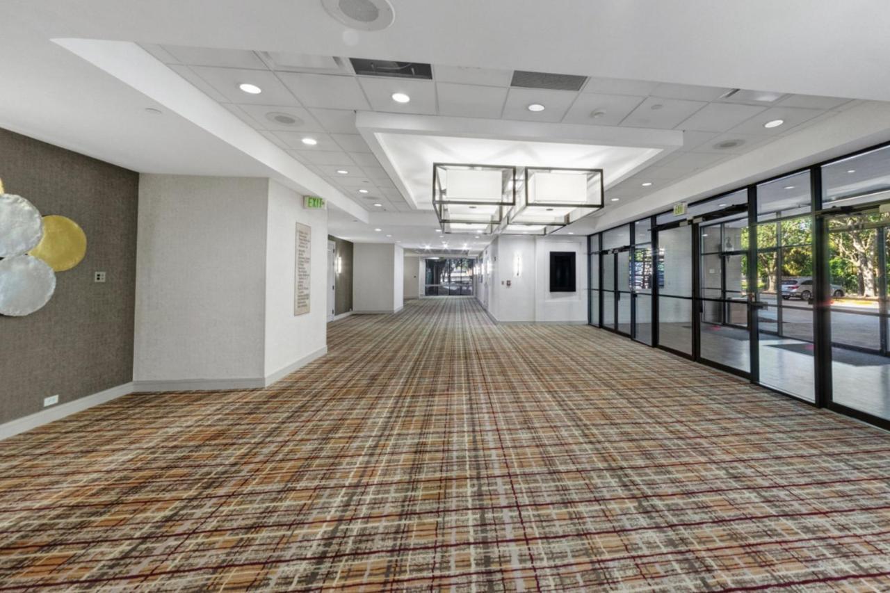 Houston Marriott North Hotel Buitenkant foto
