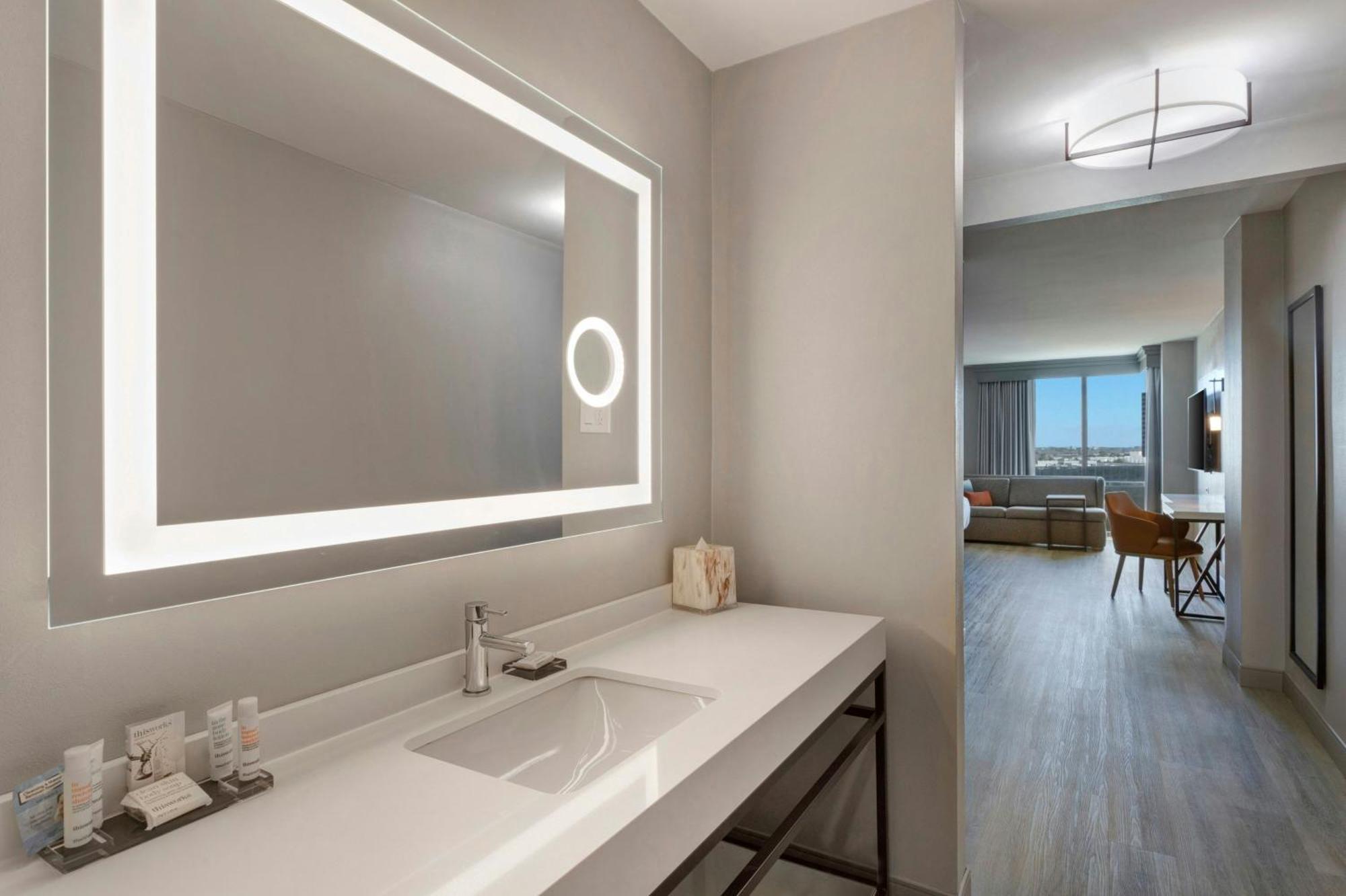 Houston Marriott North Hotel Buitenkant foto